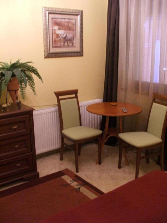 Arany Elefant Szallashely Hotel Strigoniu Cameră foto